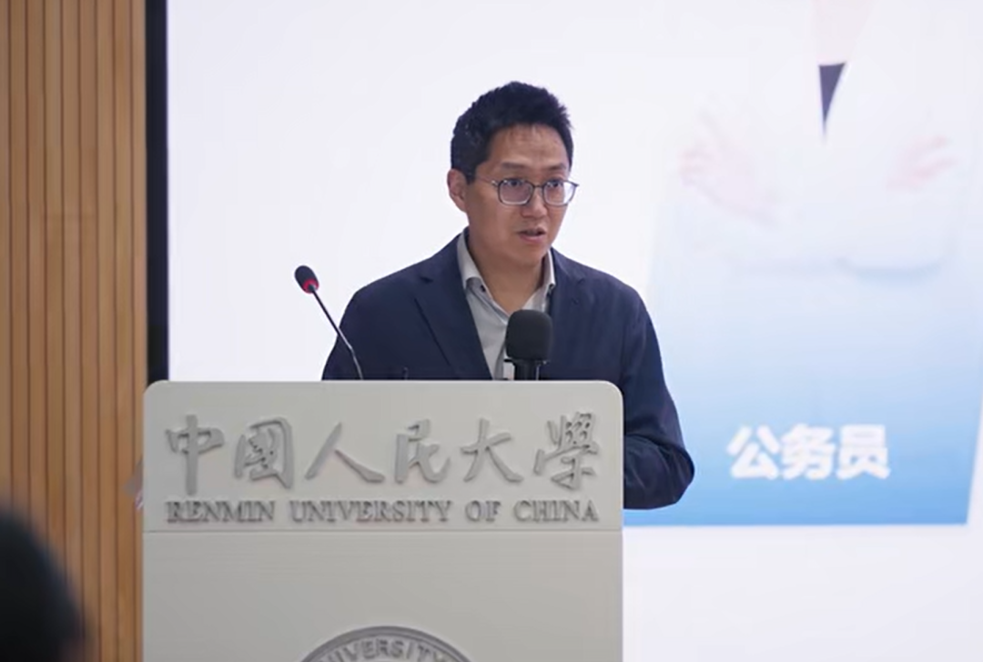 记者:费内巴切仍在和曼城谈阿克转会费,预计700万+150万镑