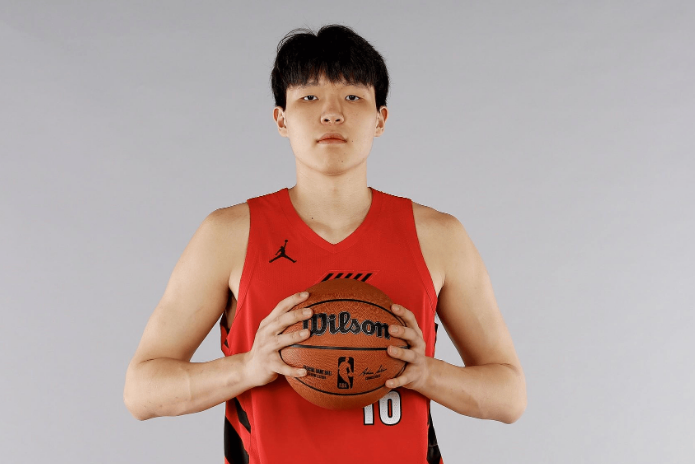 乌法115k欧元买断阿加波夫，结束租借正式加盟