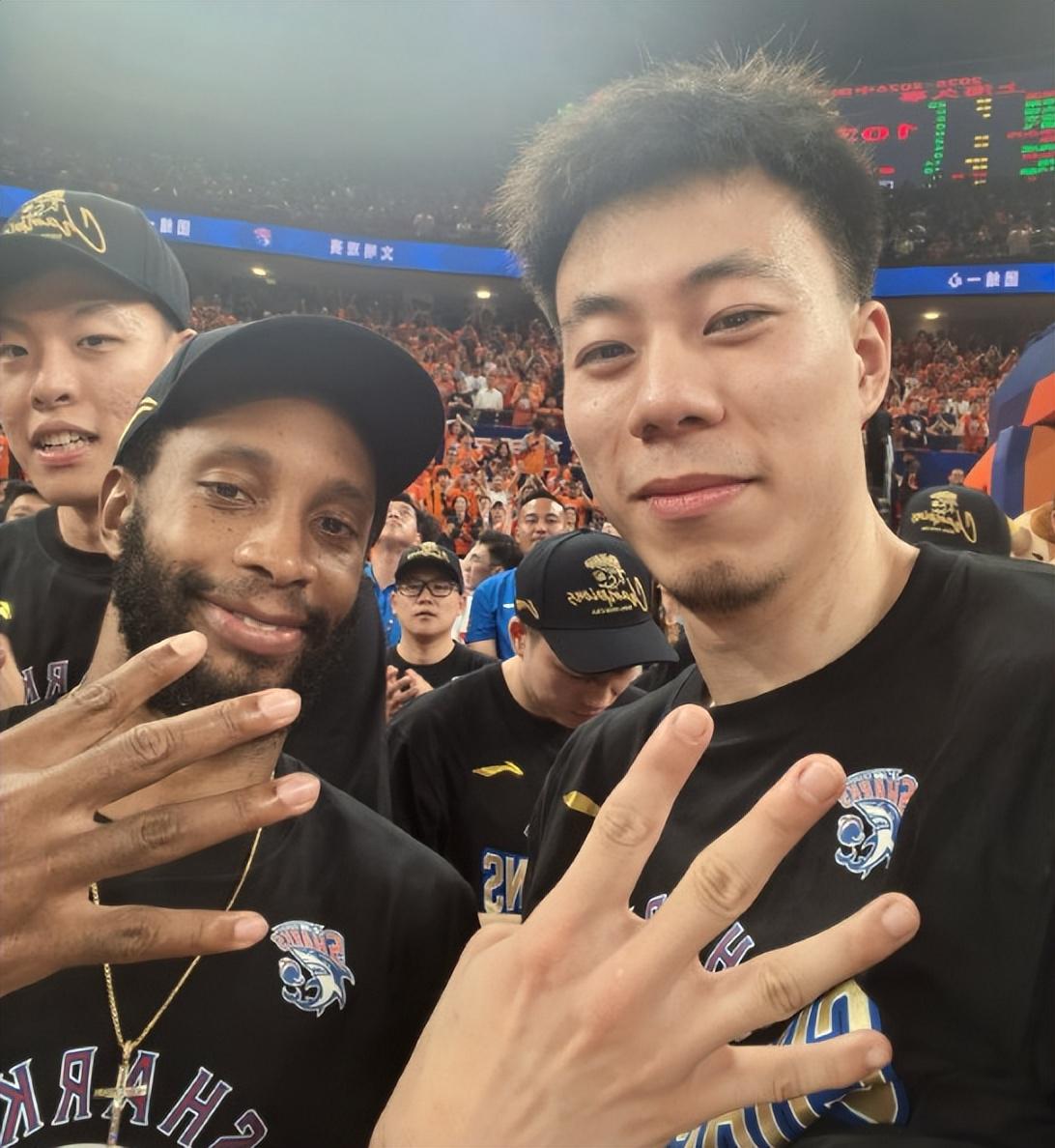 金年会体育罗马诺：纽卡接近签下阿贾克斯18岁中场斯图尔，总价超2500万欧