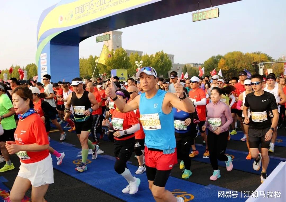 名记交易方案:火箭2主力1首轮换29岁明星!若能达成,首发太豪华