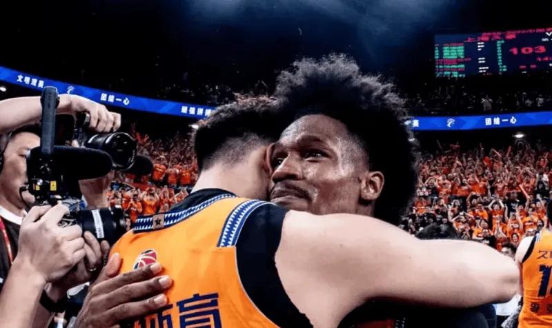 ESPN:马刺大概率留下福克斯
