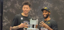 三万一张票,下不去手!尼克斯球迷攻陷圣城