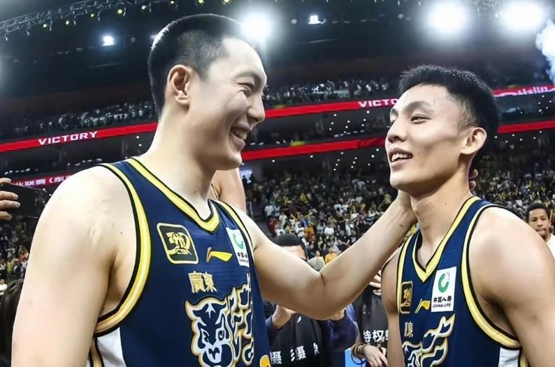 球迷吵翻！乔丹是NBA初代营销大牌，詹姆斯是迭代招牌，真相扎心