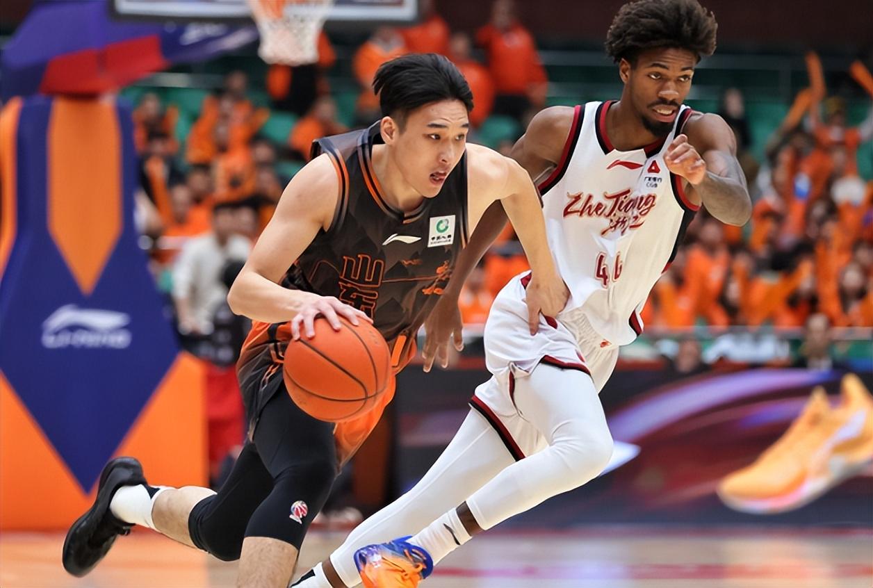 金年会体育输给尼克斯4分!揪出1个表现最差之人,坑惨了马刺