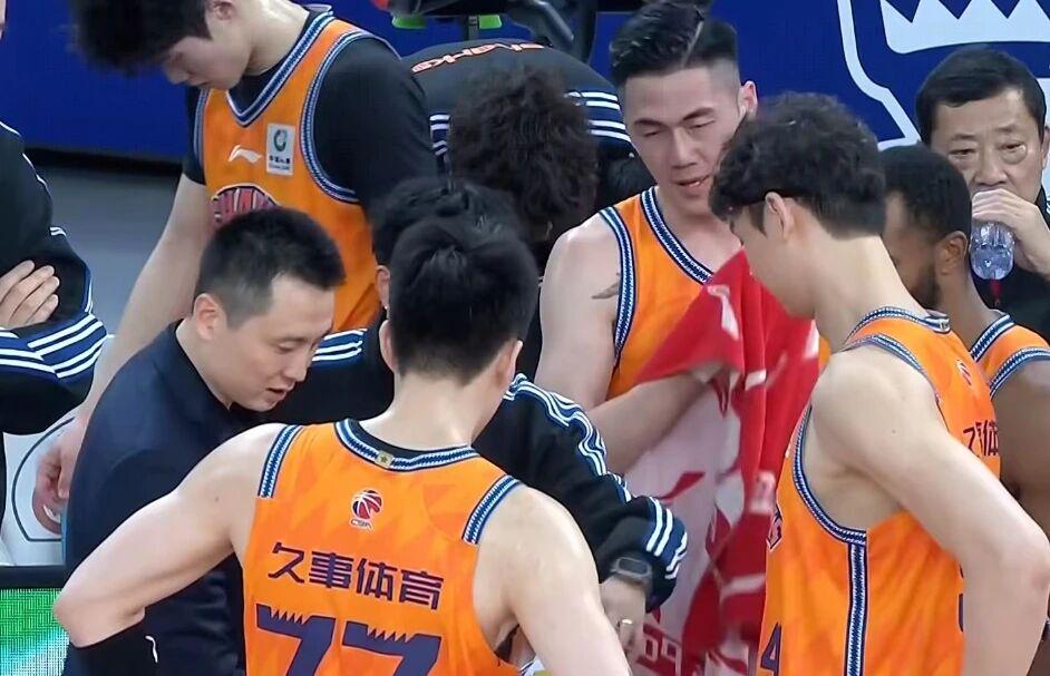 金年会体育NBA官方总决赛G5裁判报告：漏吹哈珀对布伦森犯规 无碍尼克斯夺冠