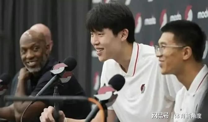 金年会体育西蒙斯赌詹皇今夏签约勇士