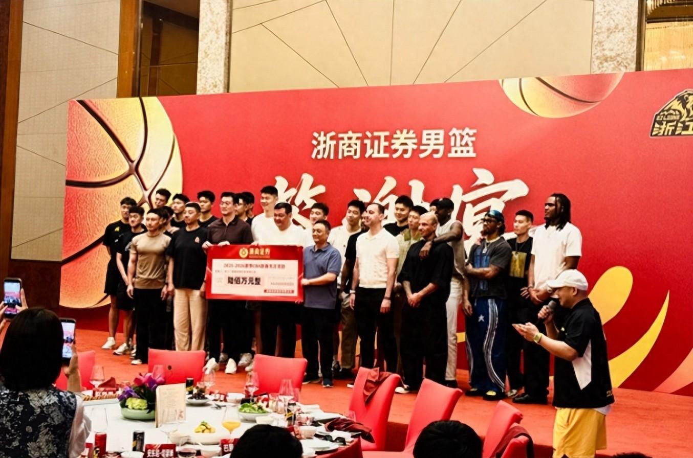 前绿军名宿吐槽尼克斯球迷