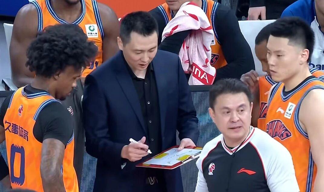 金年会体育-湖人试训冈萨加大六中锋，如果他落选，他就是双向合同的理想人选