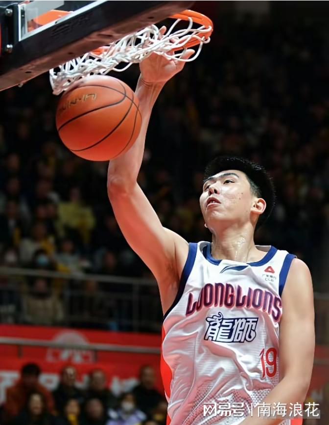 大反扑!尼克斯落后16分又追上:布伦森轰16分,文班9分5盖帽