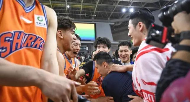 金年会体育名记：如果争夺字母哥无果，热火将转投伦纳德、莫兰特或特雷