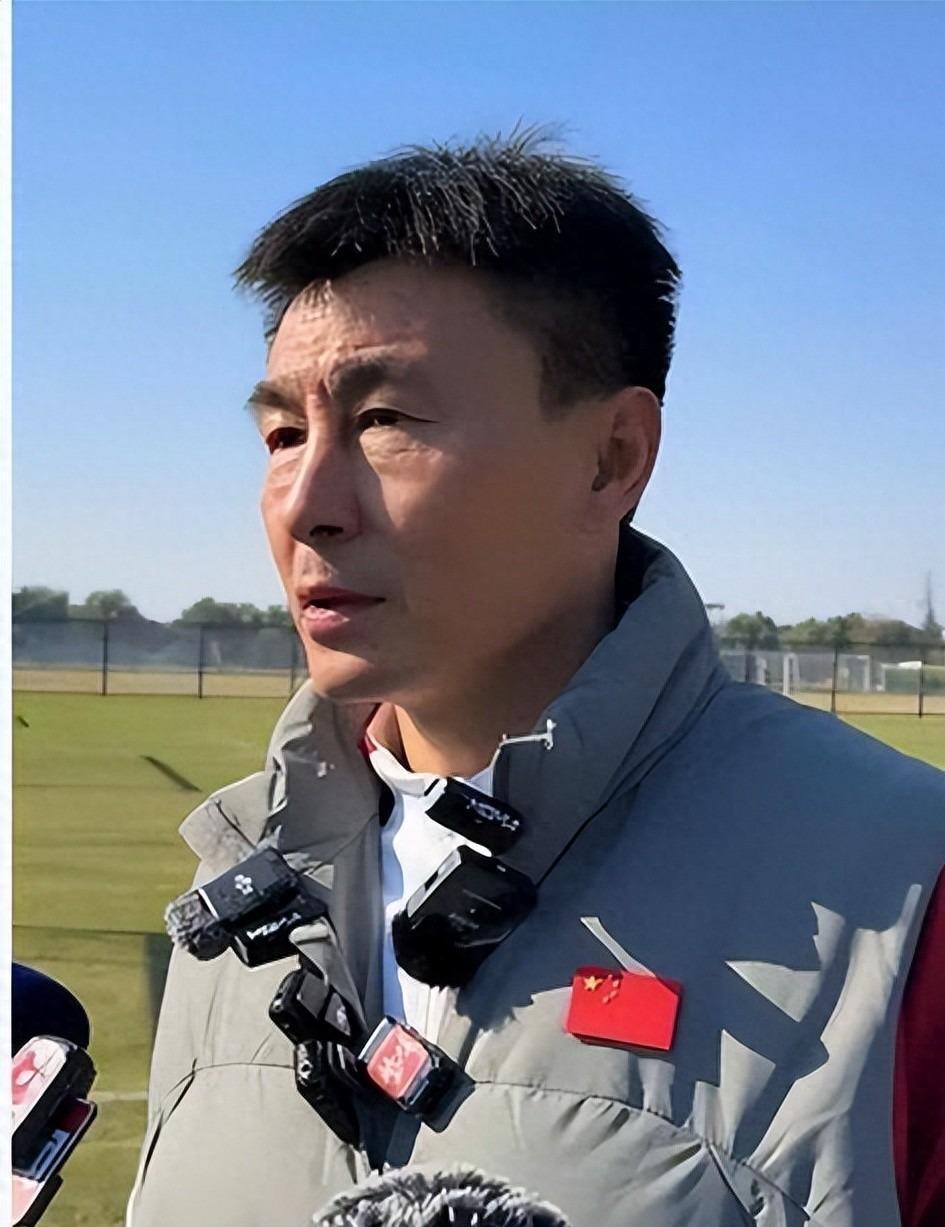 他这个命啊!离开湖人,湖人夺冠,离开尼克斯,尼克斯也拿了冠军