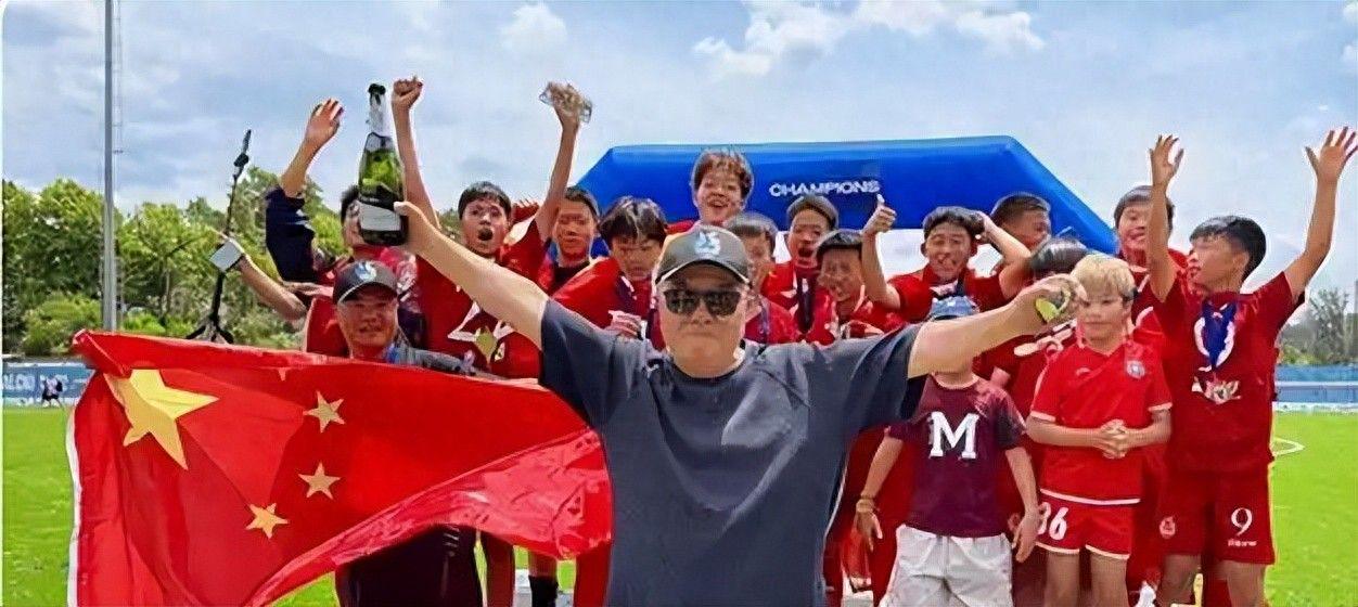 生涯进球数超越卡钦斯,格里娜升至历史第12