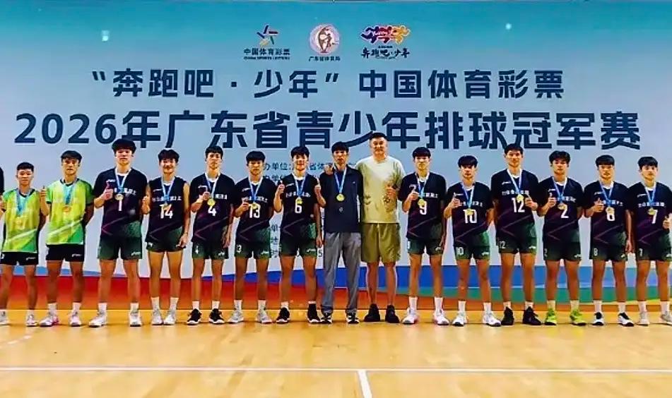 金年会体育-火箭助教艾维竞争独行侠帅位