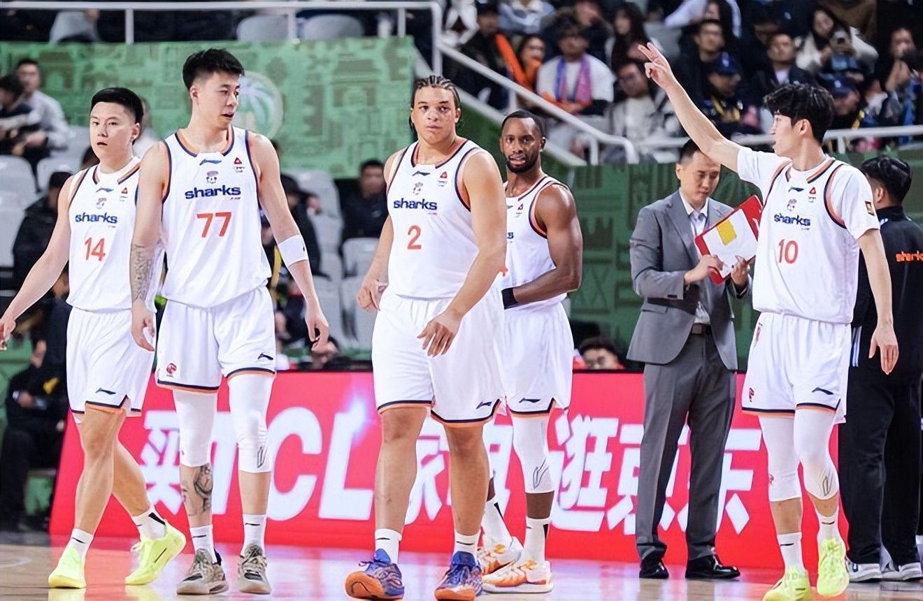 美职篮总决赛4比1淘汰马刺!纽约尼克斯时隔53年再次夺冠!