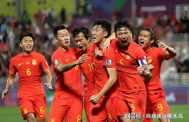 季后赛爆砍24分，猛龙续约巴雷特却丝毫不慌，被三个队友害惨