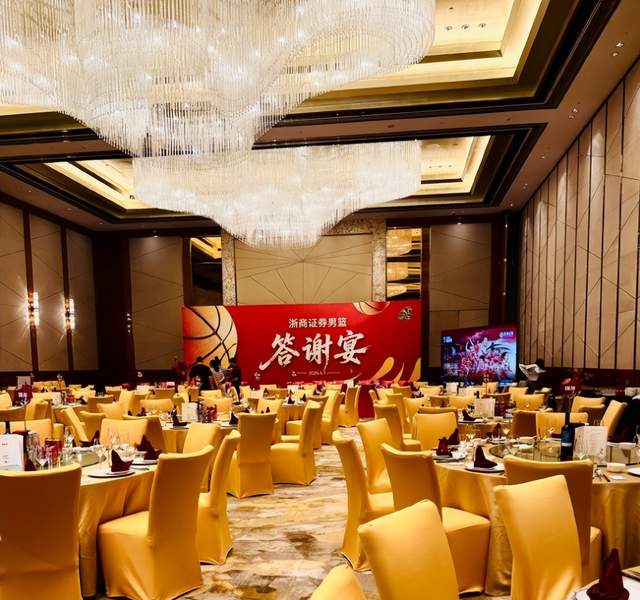 金年会体育罗马诺：纽卡接近签下阿贾克斯18岁中场斯图尔，总价超2500万欧